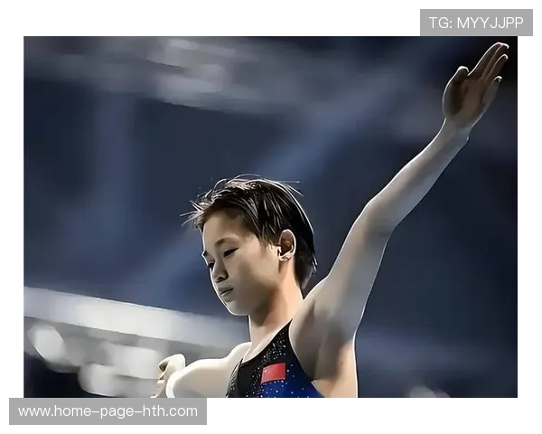 跳水选手完美翻转点燃赛场掌声